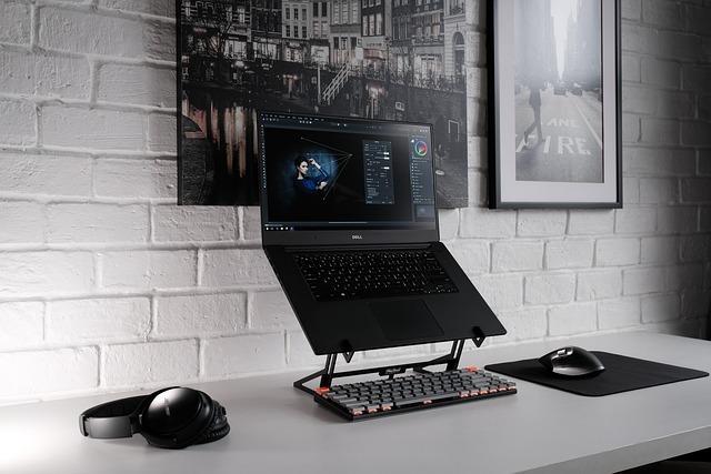 1756271925585228.jpg laptop-6332543_640.jpg